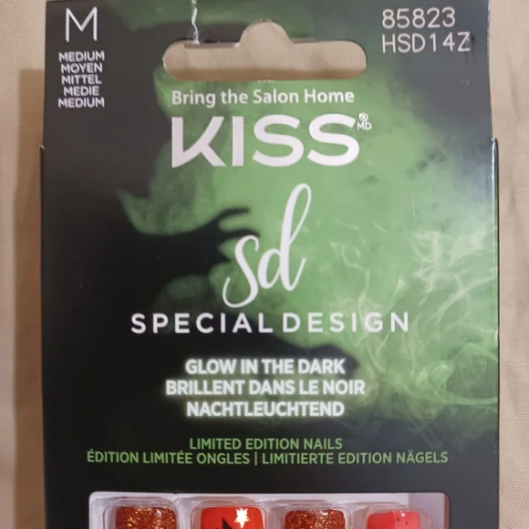 Kiss Nails Glow in the Dark Halloween Glue-on 7-day Wear Nails Medium Length New - Picture 5 of 5